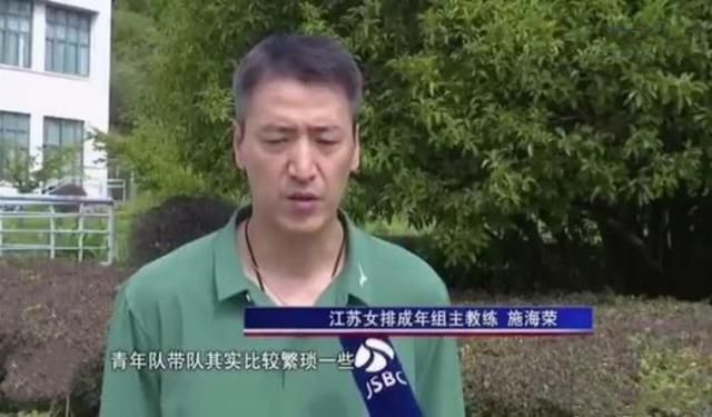 “雷神”与希里安·墨菲一同现身，二人身穿脏兮兮的外套显得格外邋遢，一副穷 《极速风流》首映 “雷神”克里斯与妻子秀恩爱 2013-09-10 当地时间9月8日，第38届多伦多电影节，F1赛车电影《极速风流》（Rush）首映礼。