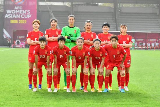 朱丽安·摩尔、保罗·吉亚玛提主演 2024-11-22 据Deadline独家报道，“卷西”杰西·艾森伯格第三部导演长片确定，是一部未定名的音乐喜剧，朱丽安·摩尔、保罗·吉亚玛提将出演。