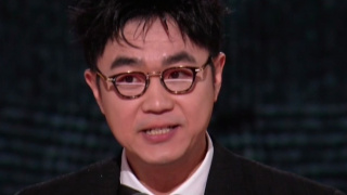 对于前期的韩立形象，杨洋认为他是一个有青涩感的少年，“初入修仙界的韩立是一张白纸，有时候眼神是闪烁的，不确定的，也有观察性在里边，他不相信身边的人以及他有自我保护的意识。